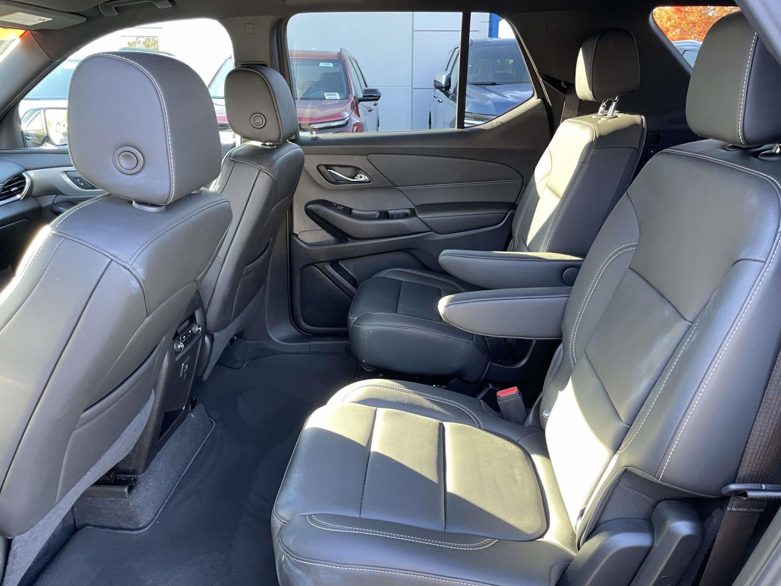 2023 Chevrolet Traverse AWD LT Leather