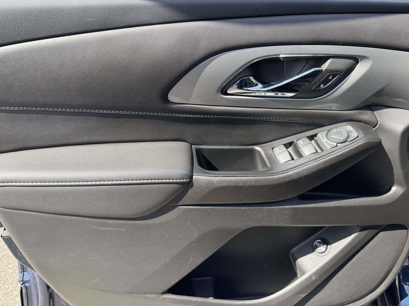 2023 Chevrolet Traverse AWD LT Leather