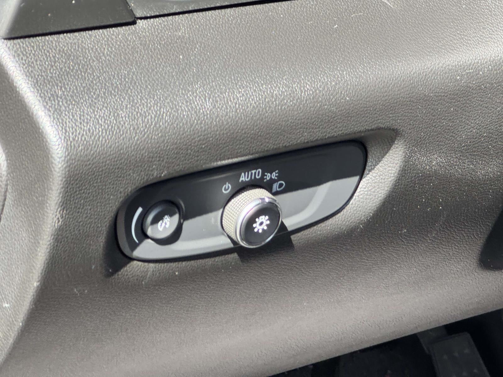 2023 Chevrolet Traverse AWD LT Leather