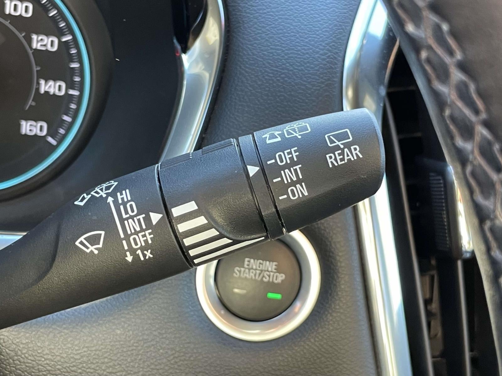 2023 Chevrolet Traverse AWD LT Leather