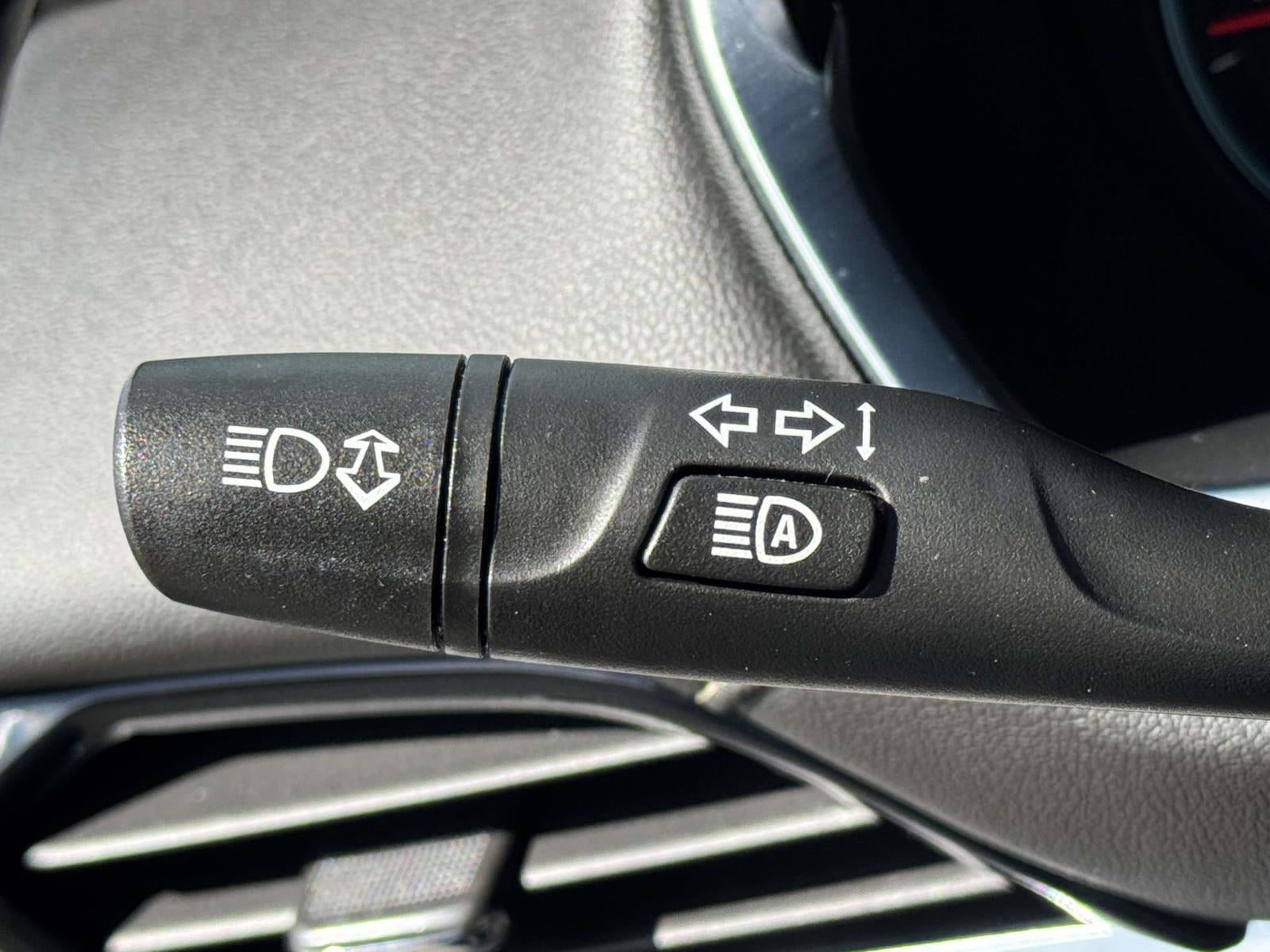 2023 Chevrolet Traverse AWD LT Leather