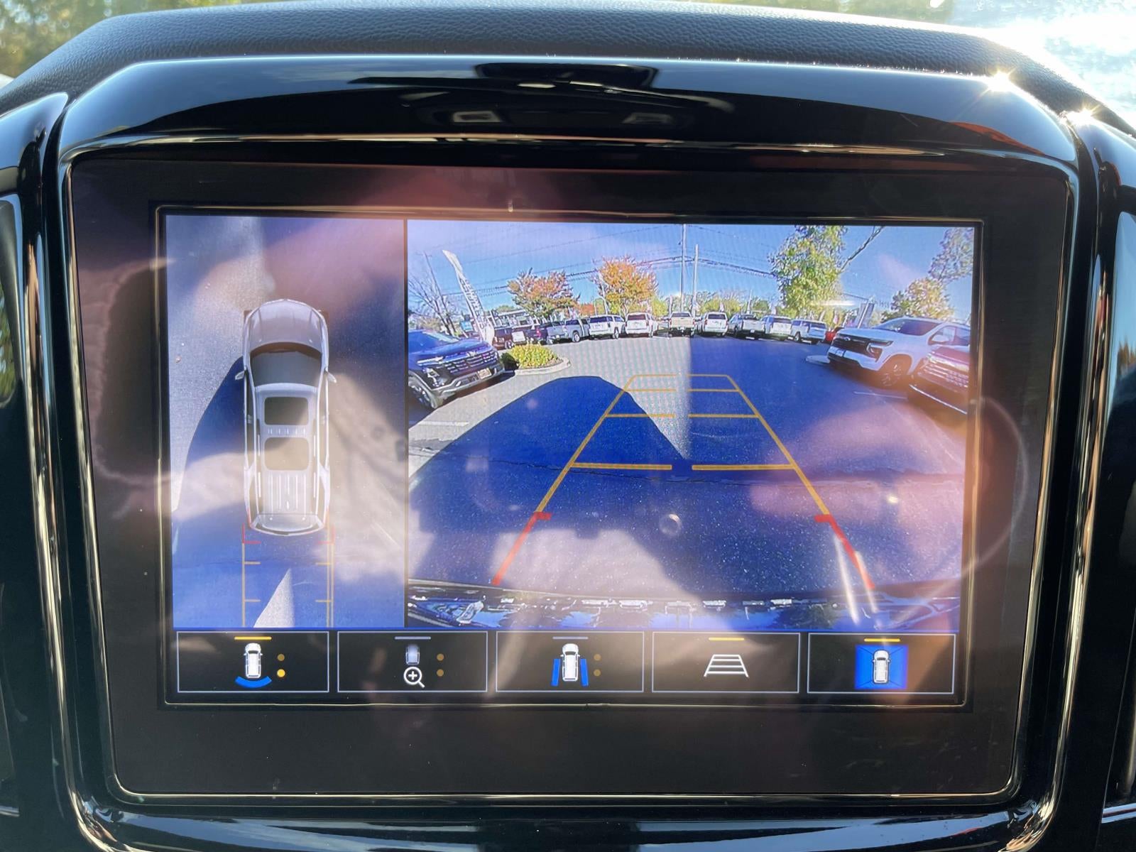 2023 Chevrolet Traverse AWD LT Leather