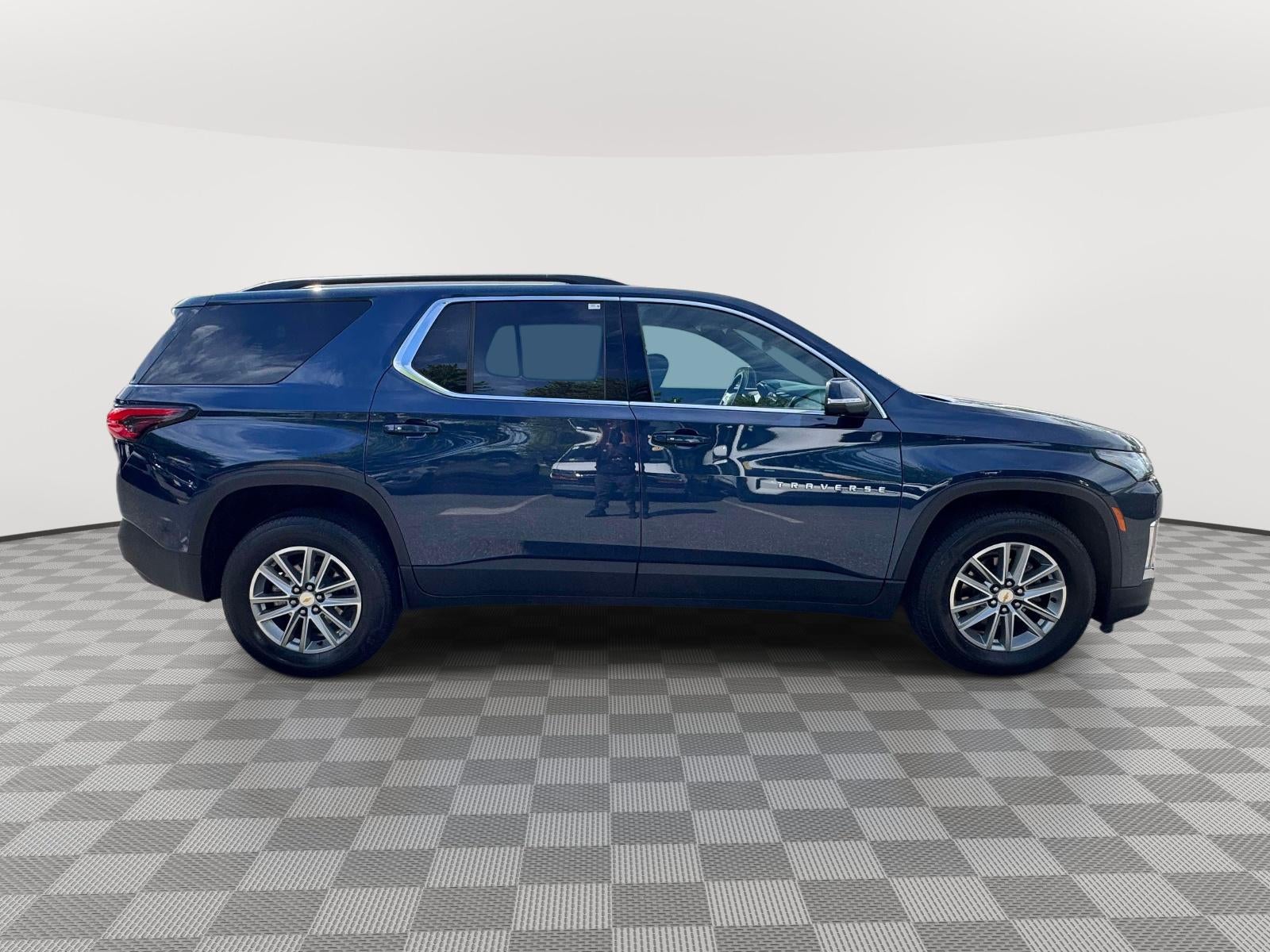 2023 Chevrolet Traverse AWD LT Leather