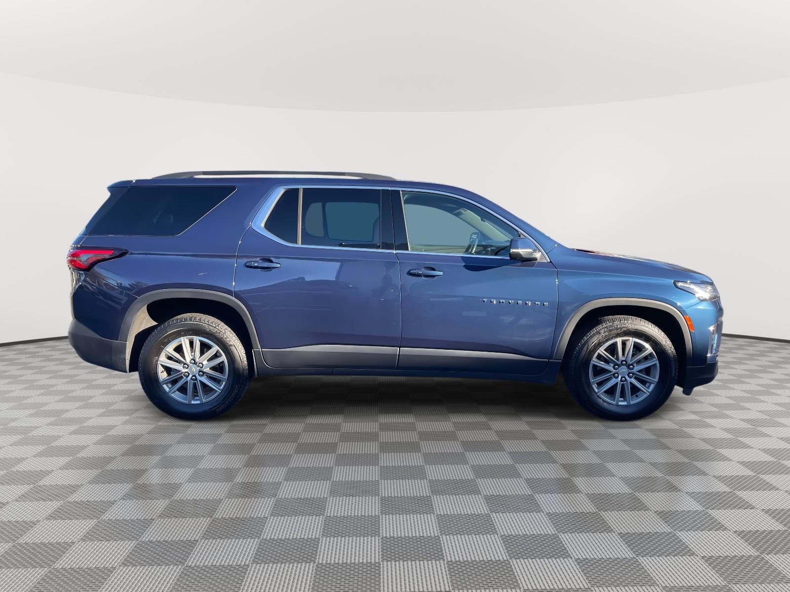 2023 Chevrolet Traverse AWD LT Leather