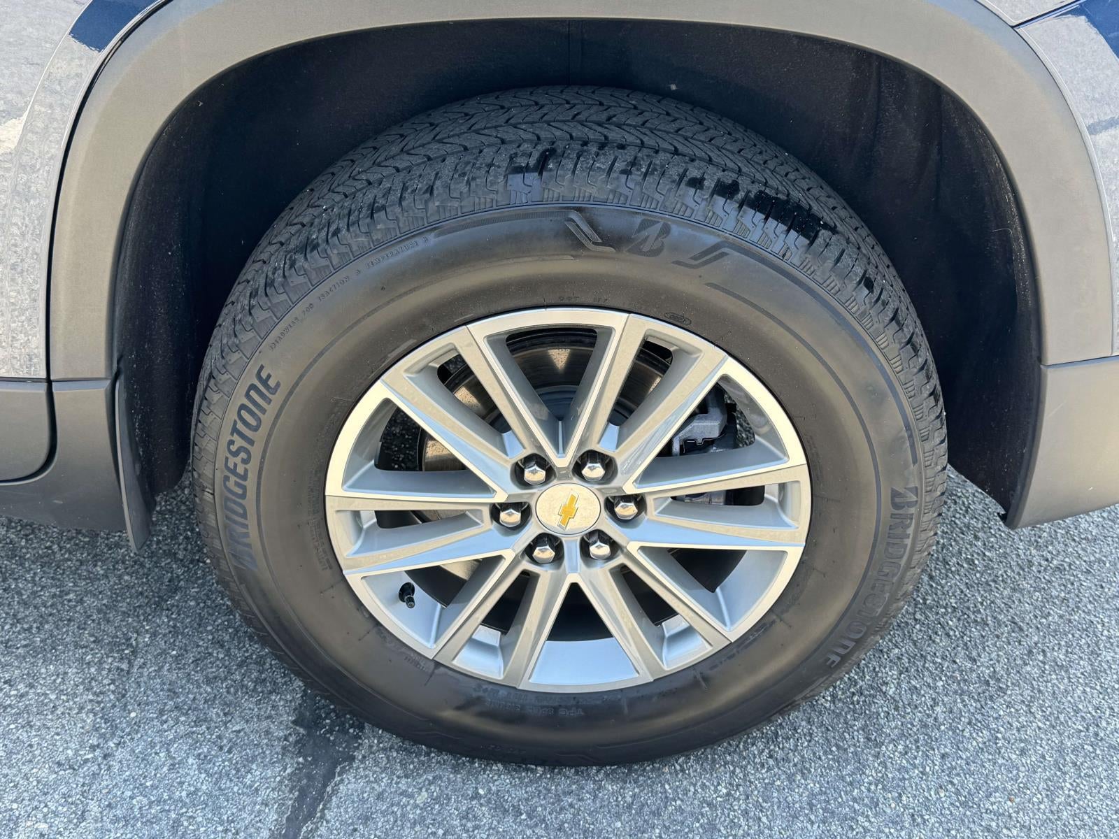 2023 Chevrolet Traverse AWD LT Leather