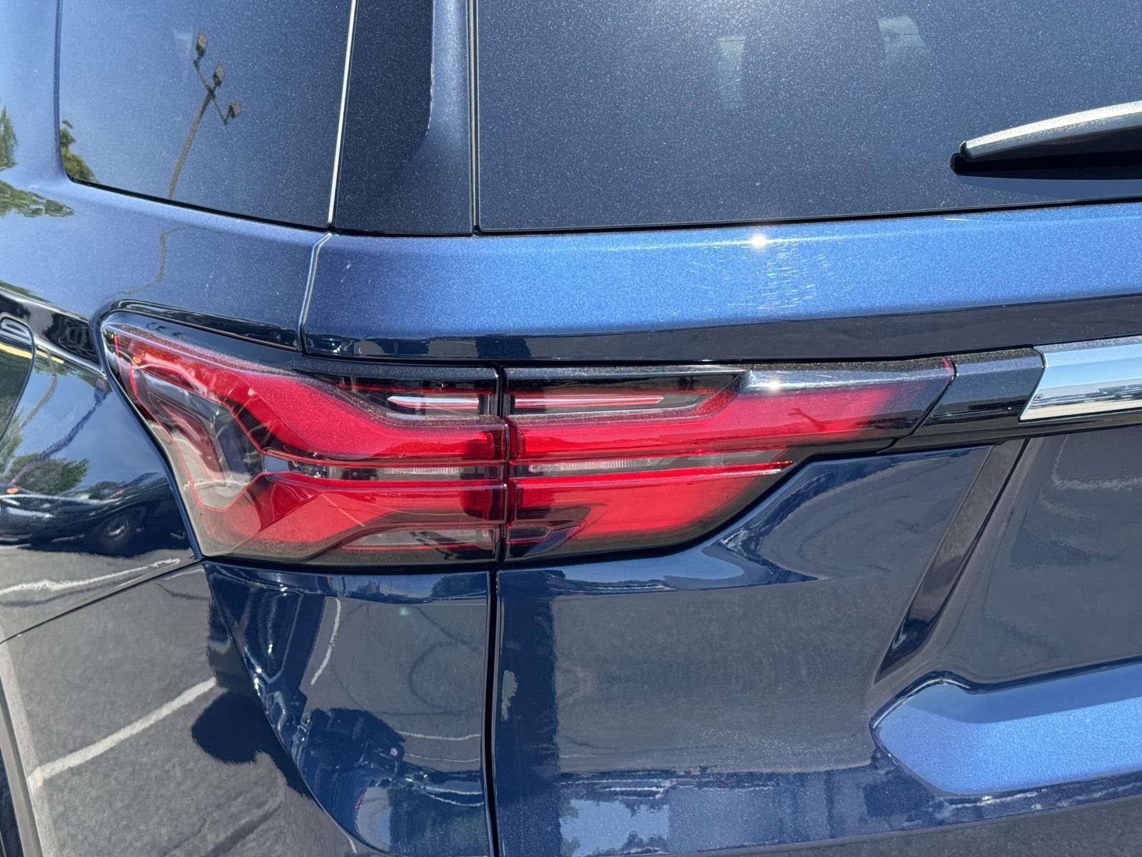 2023 Chevrolet Traverse AWD LT Leather