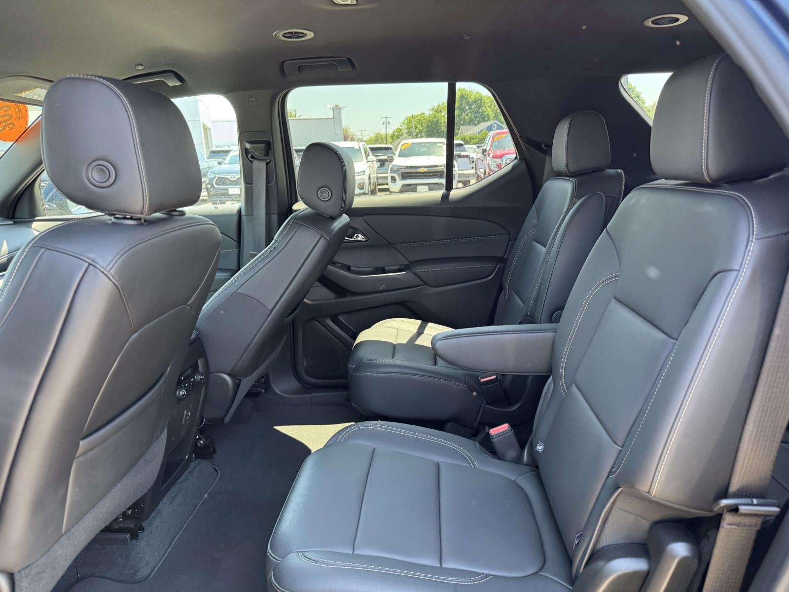 2023 Chevrolet Traverse AWD LT Leather