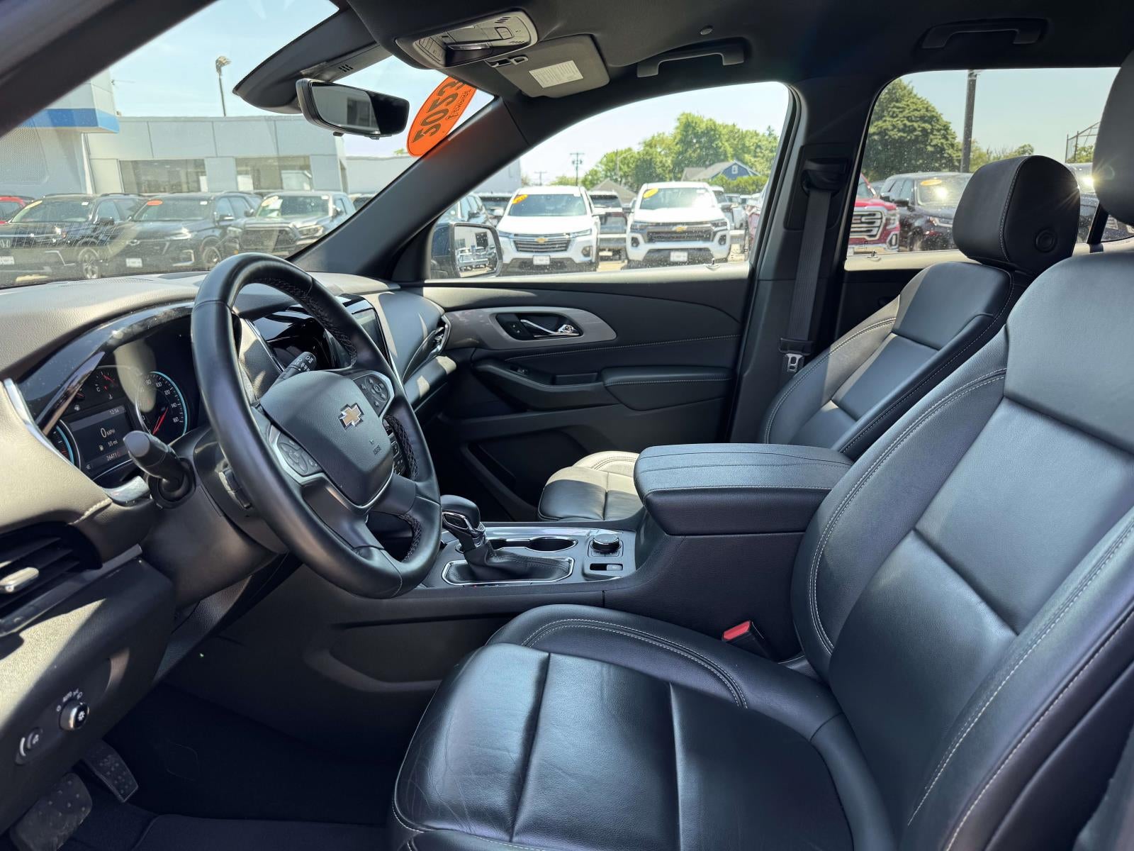 2023 Chevrolet Traverse AWD LT Leather