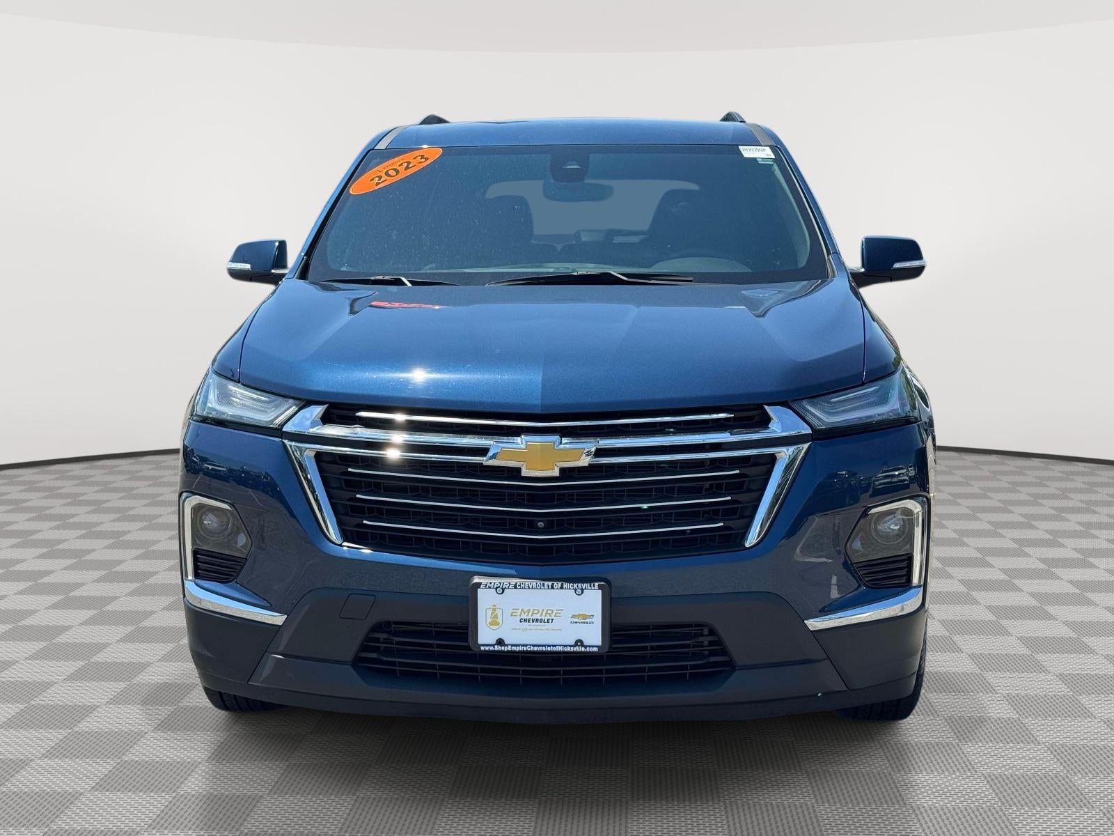 2023 Chevrolet Traverse AWD LT Leather