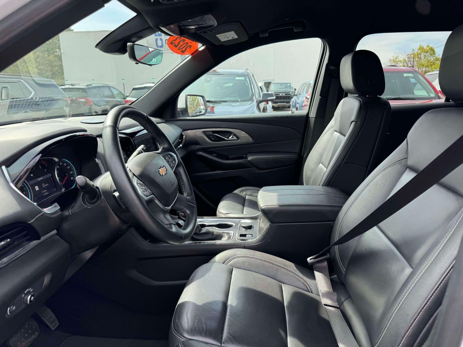 2023 Chevrolet Traverse AWD LT Leather