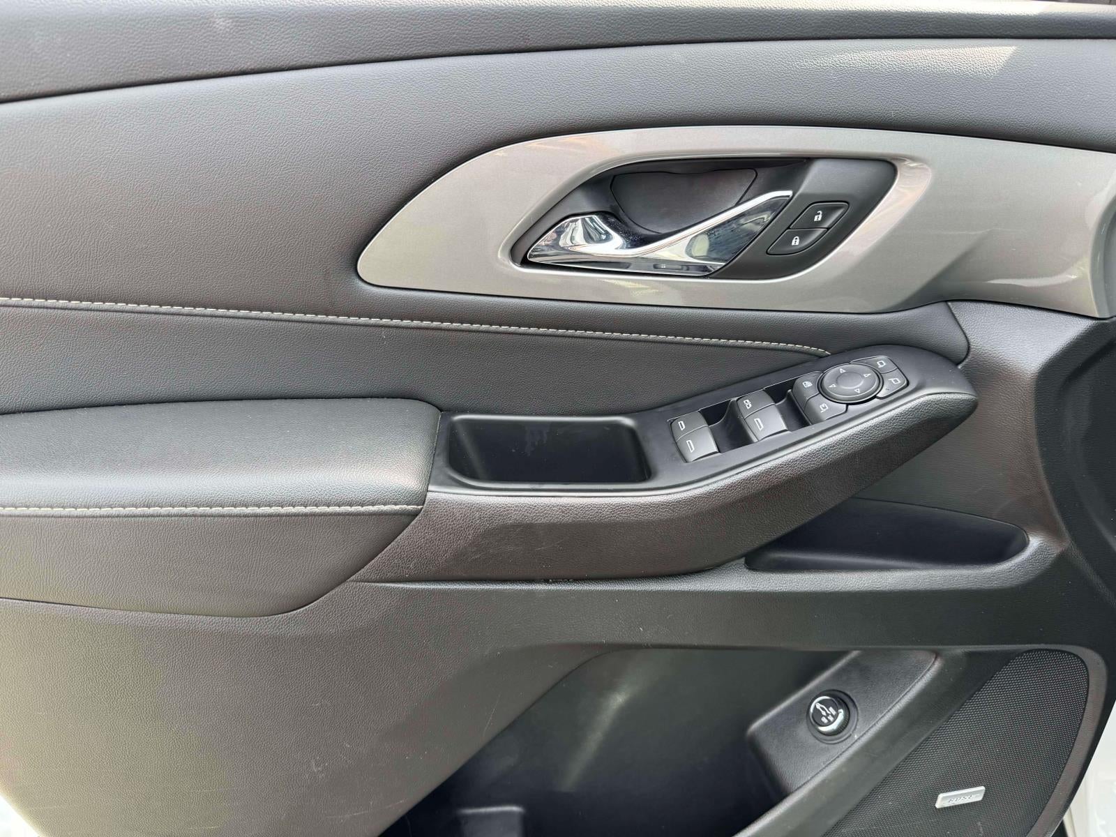 2023 Chevrolet Traverse AWD LT Leather