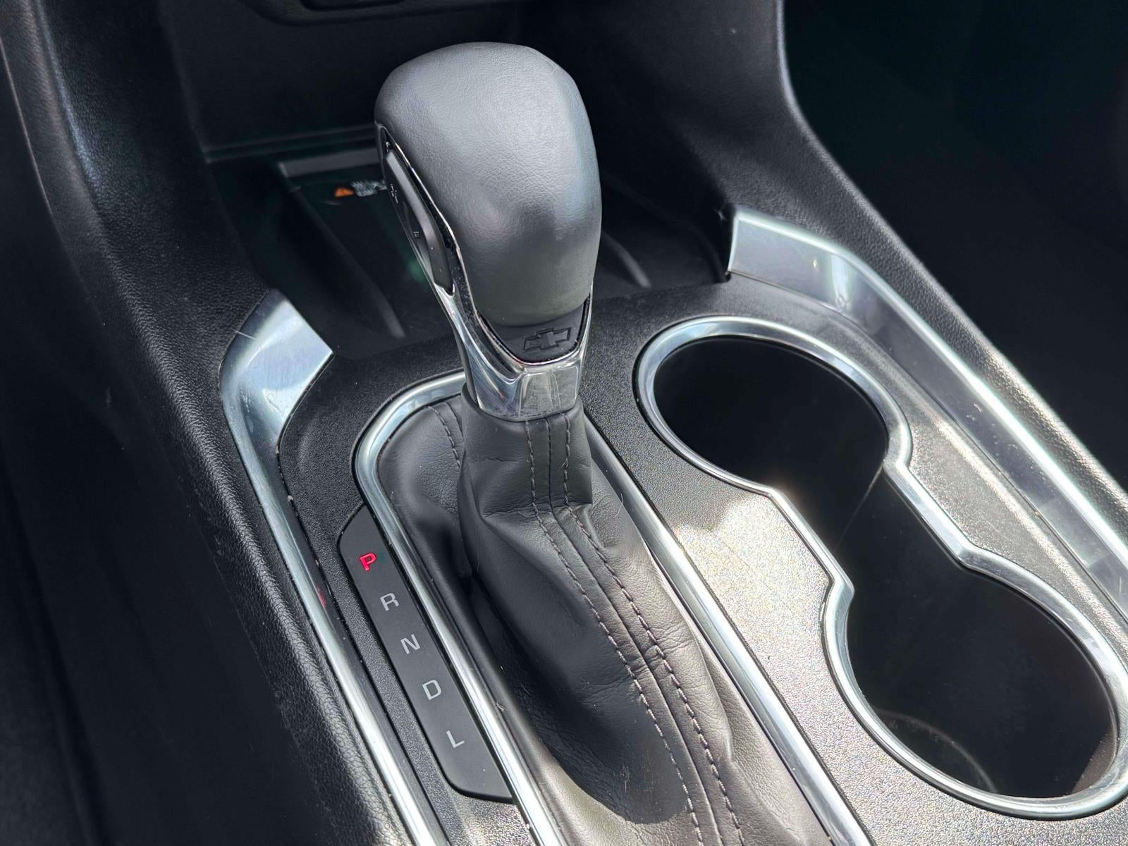 2023 Chevrolet Traverse AWD LT Leather