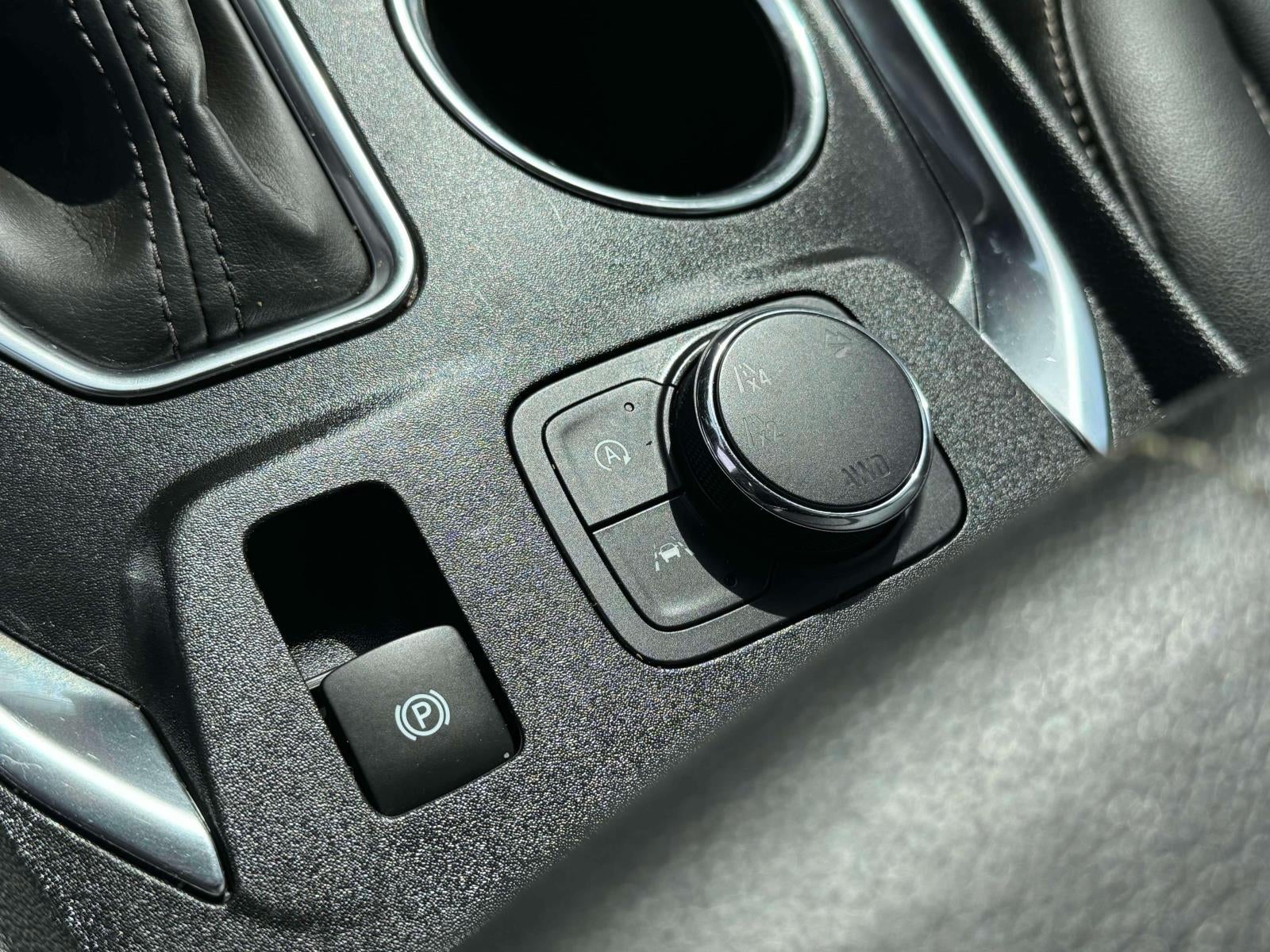 2023 Chevrolet Traverse AWD LT Leather