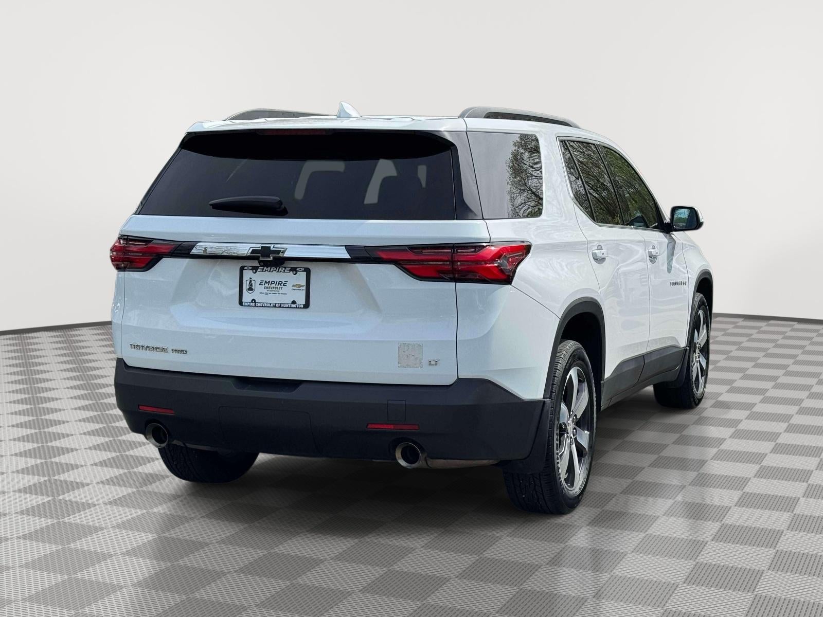 2023 Chevrolet Traverse AWD LT Leather