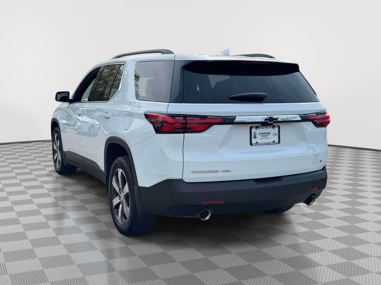 2023 Chevrolet Traverse AWD LT Leather