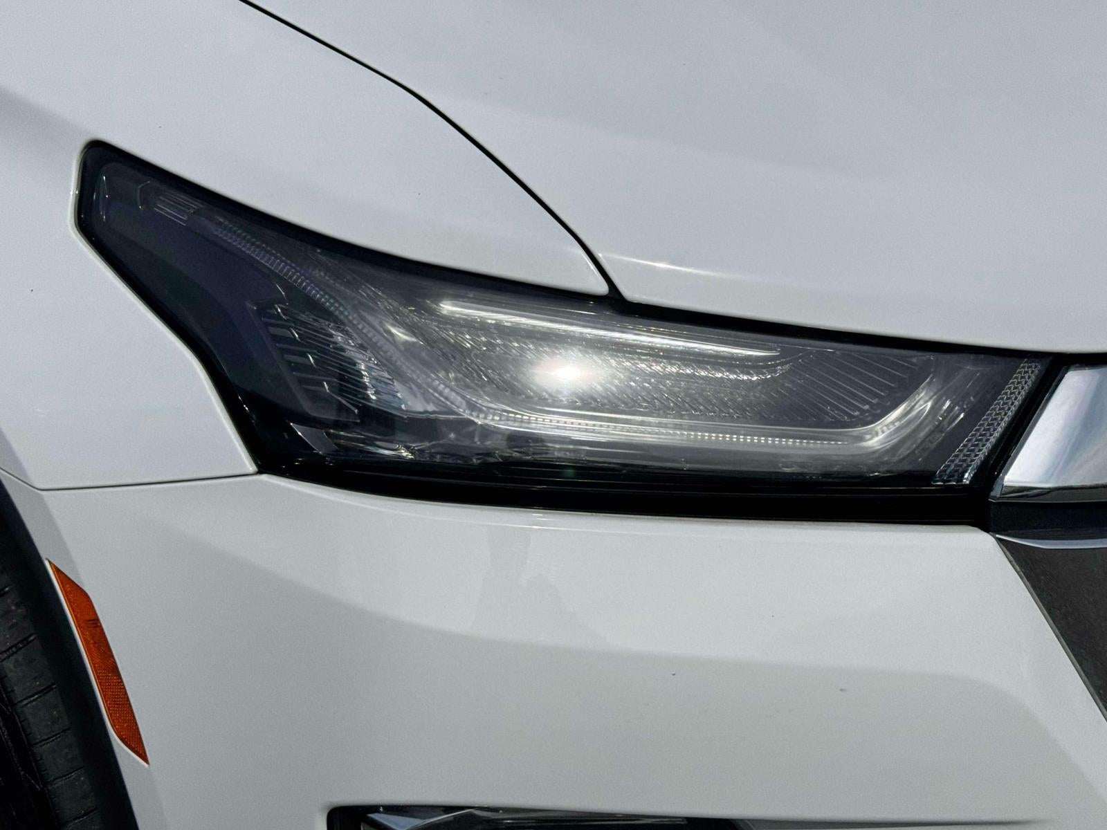 2023 Chevrolet Traverse AWD LT Leather