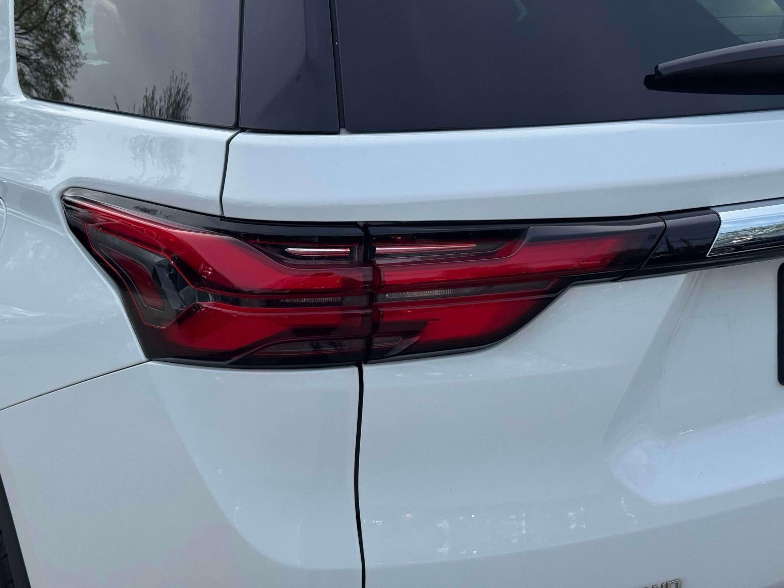 2023 Chevrolet Traverse AWD LT Leather
