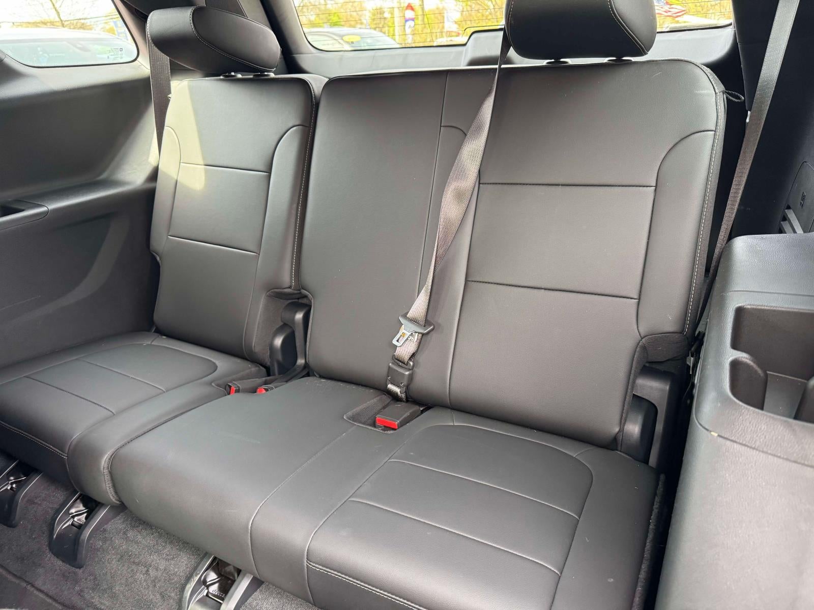 2023 Chevrolet Traverse AWD LT Leather
