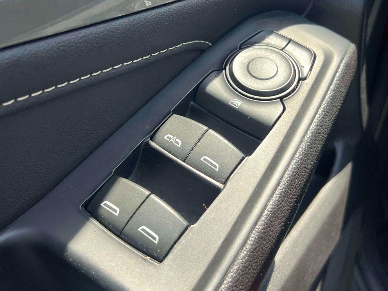2023 Chevrolet Traverse AWD LT Leather