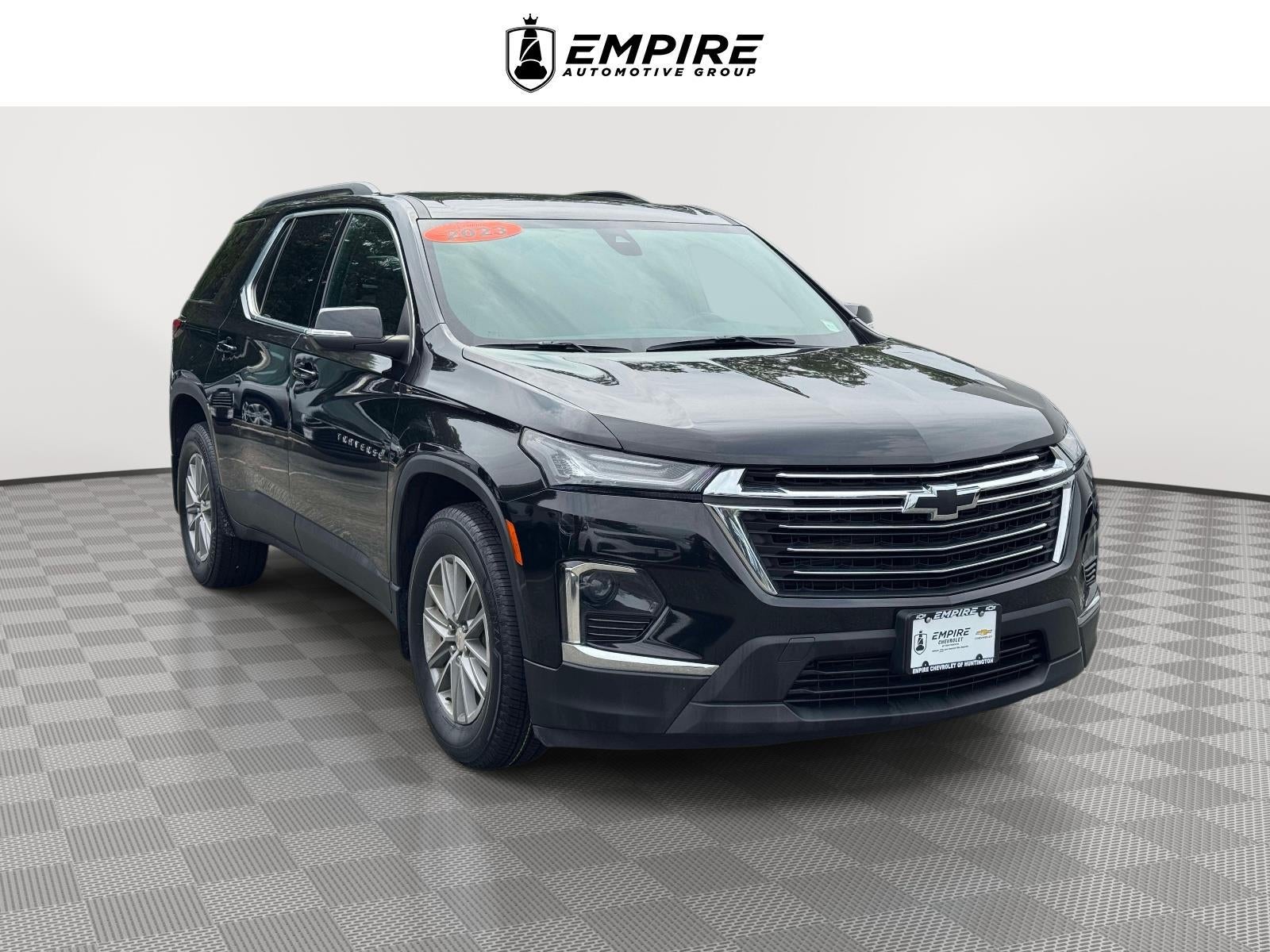 2023 Chevrolet Traverse AWD LT Leather