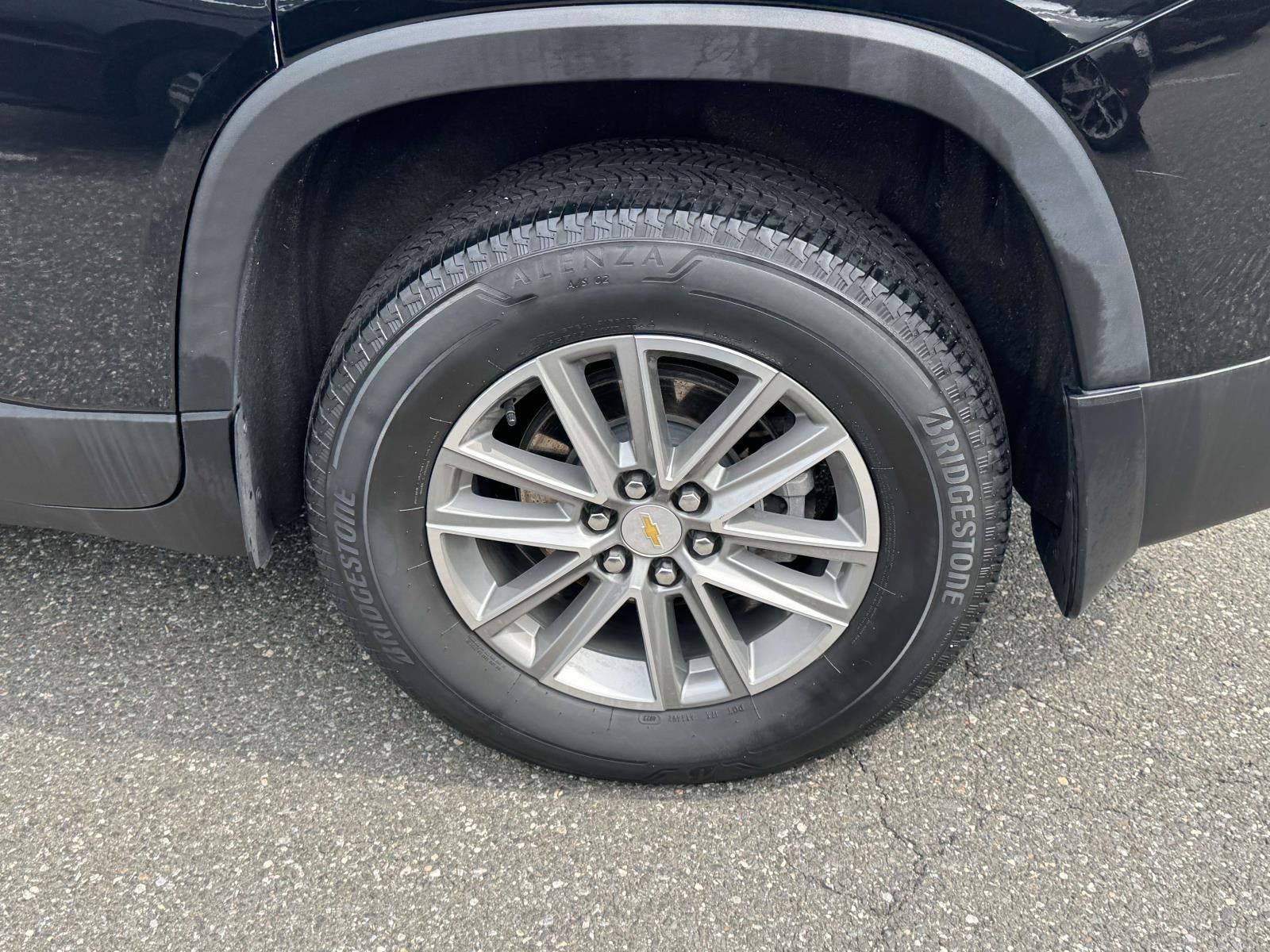 2023 Chevrolet Traverse AWD LT Leather