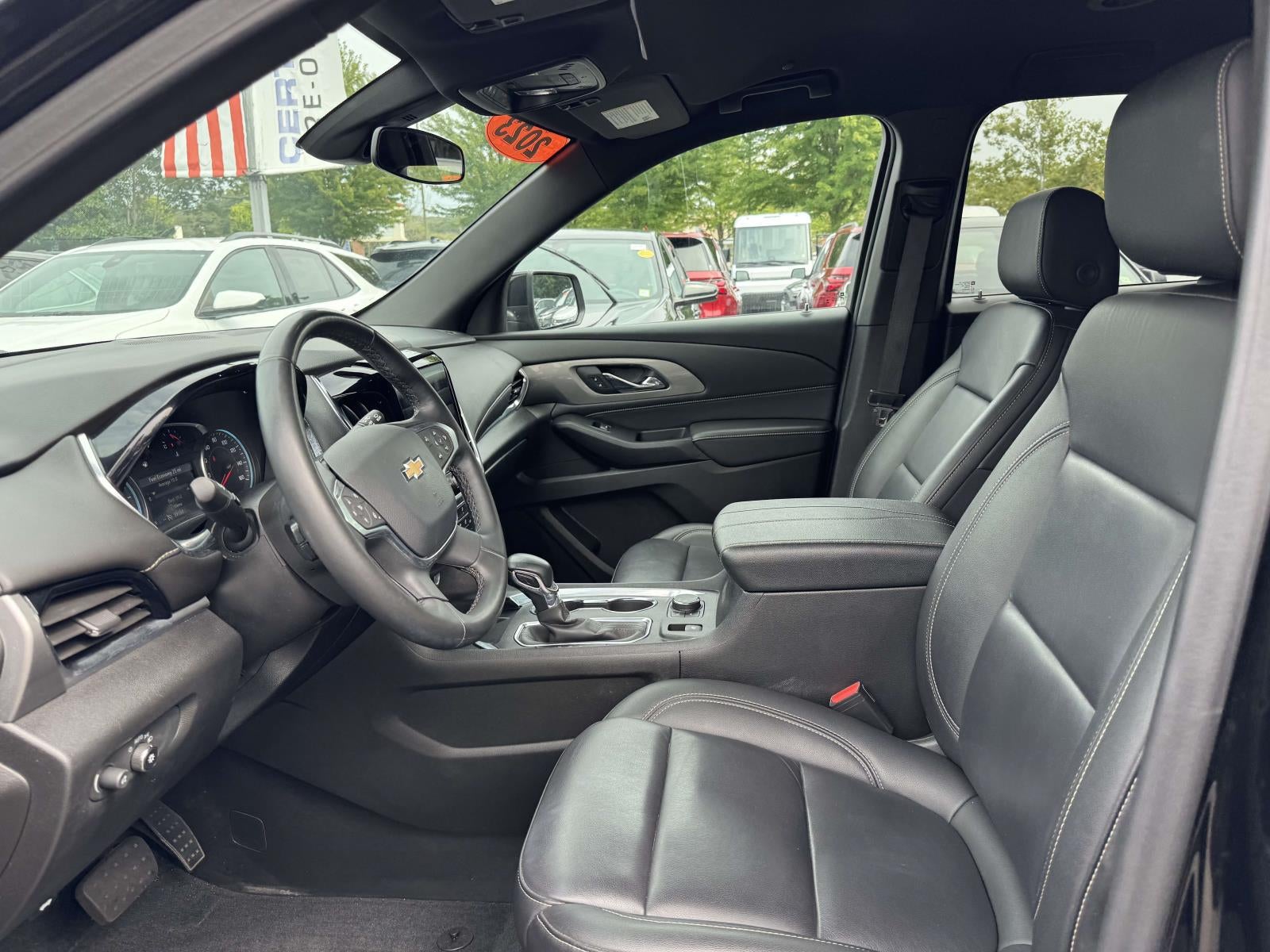 2023 Chevrolet Traverse AWD LT Leather