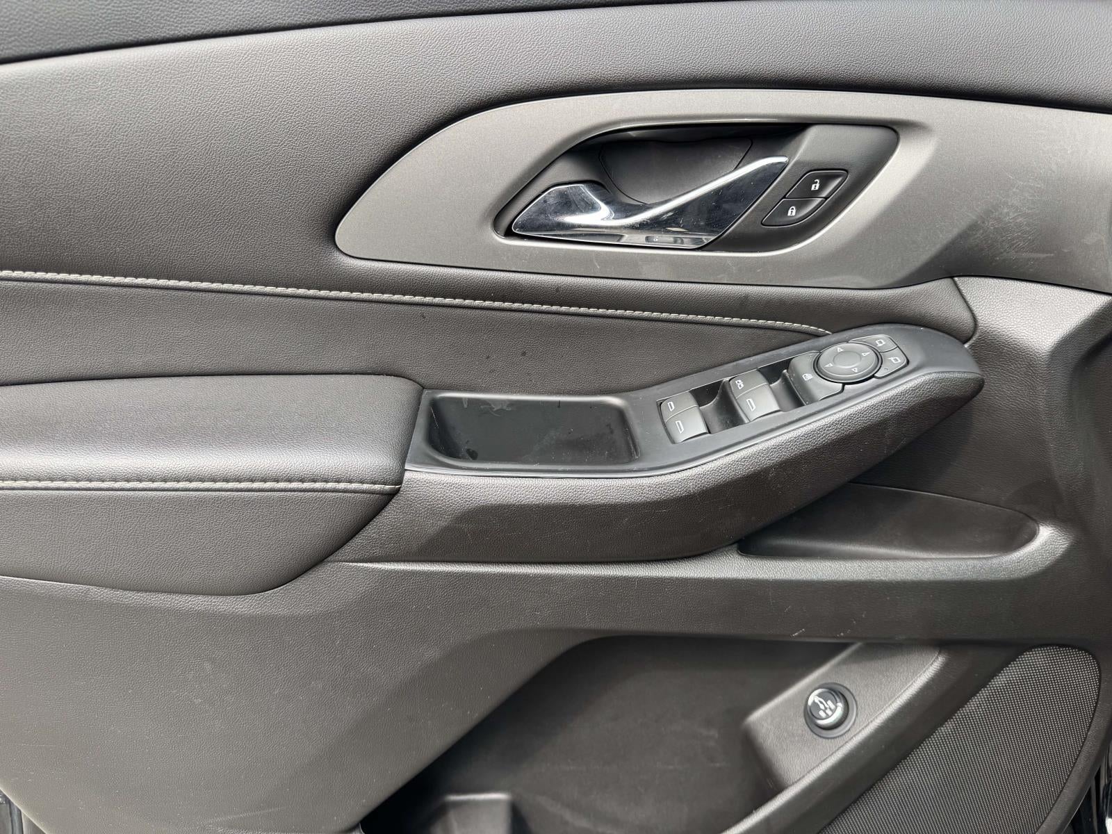 2023 Chevrolet Traverse AWD LT Leather