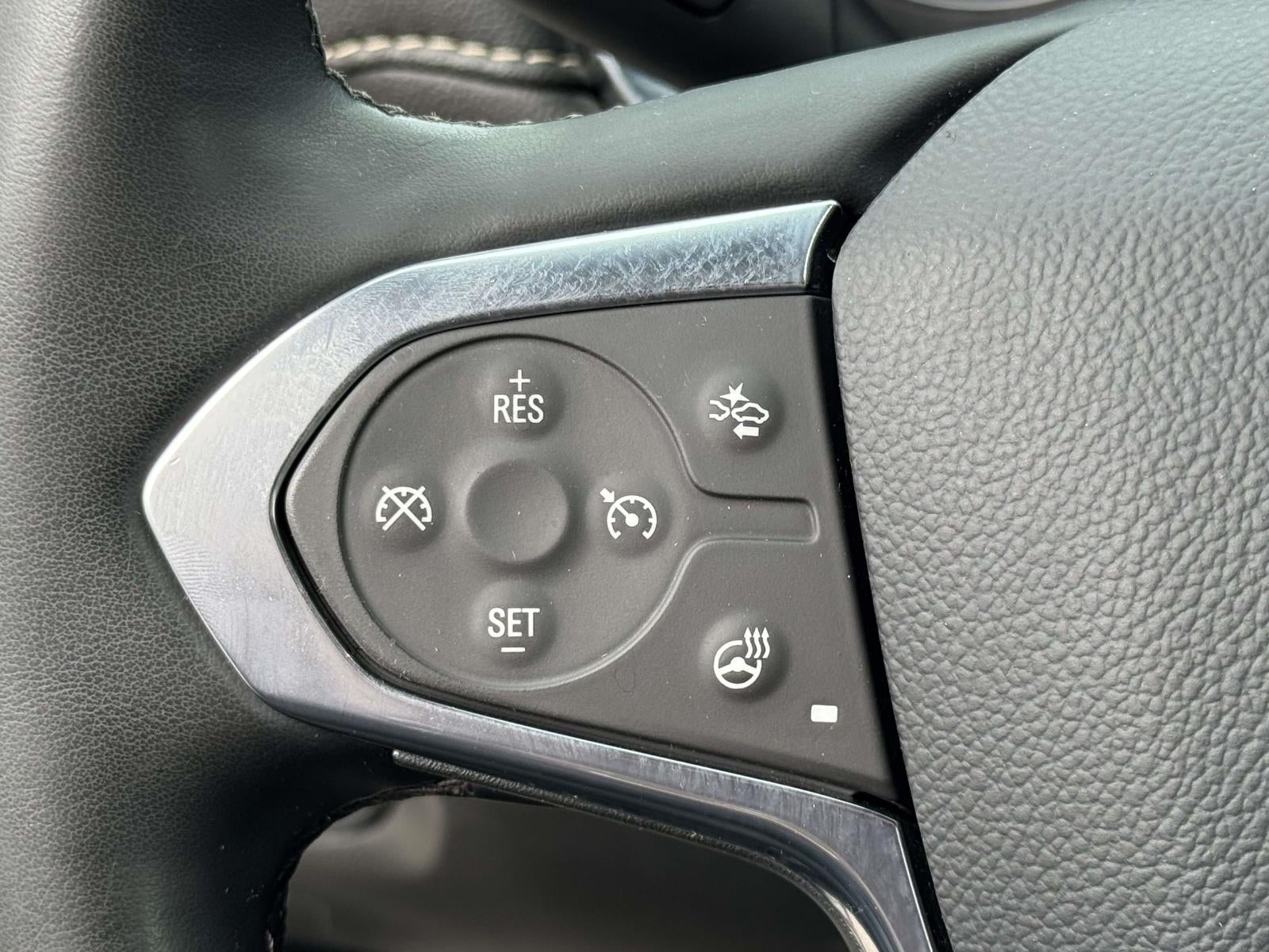 2023 Chevrolet Traverse AWD LT Leather
