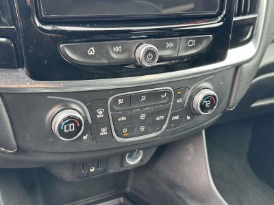 2023 Chevrolet Traverse AWD LT Leather