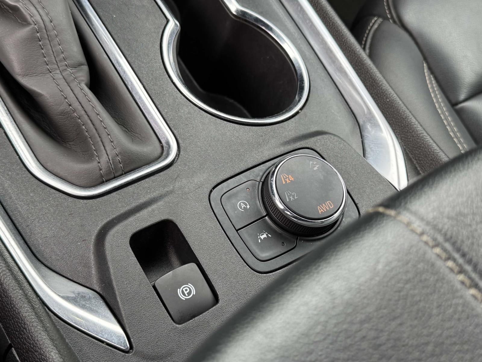 2023 Chevrolet Traverse AWD LT Leather
