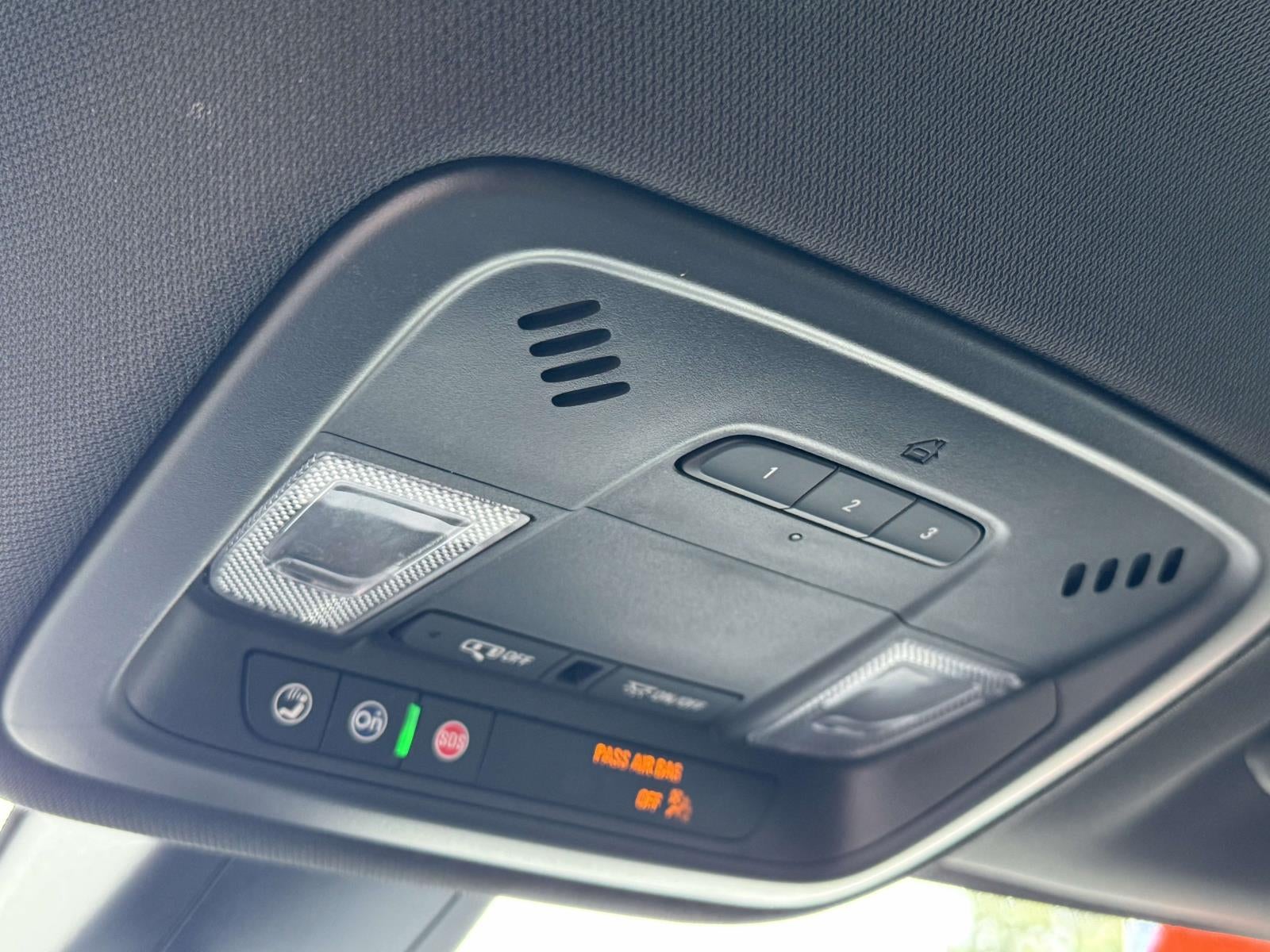 2023 Chevrolet Traverse AWD LT Leather