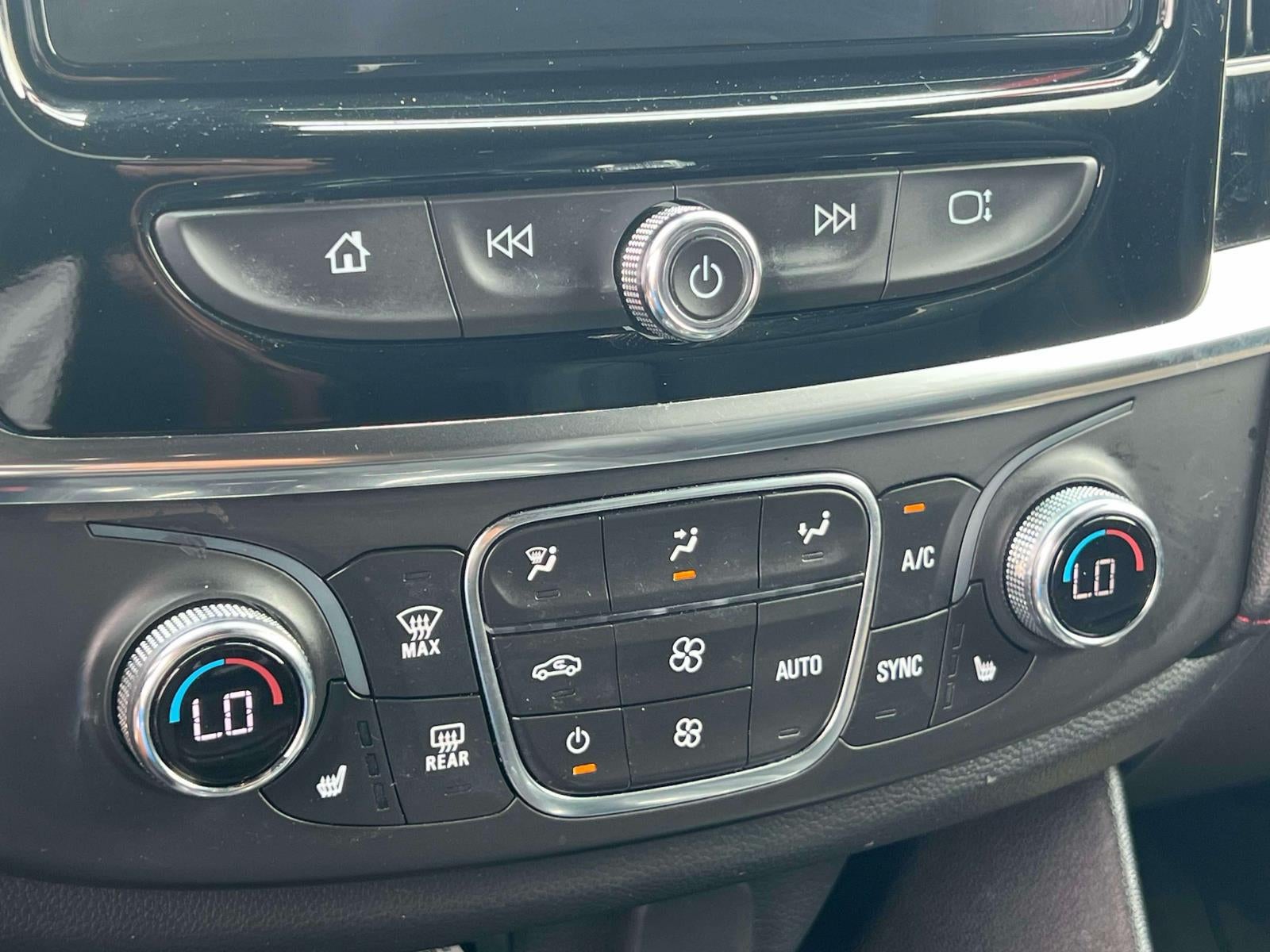 2023 Chevrolet Traverse AWD RS