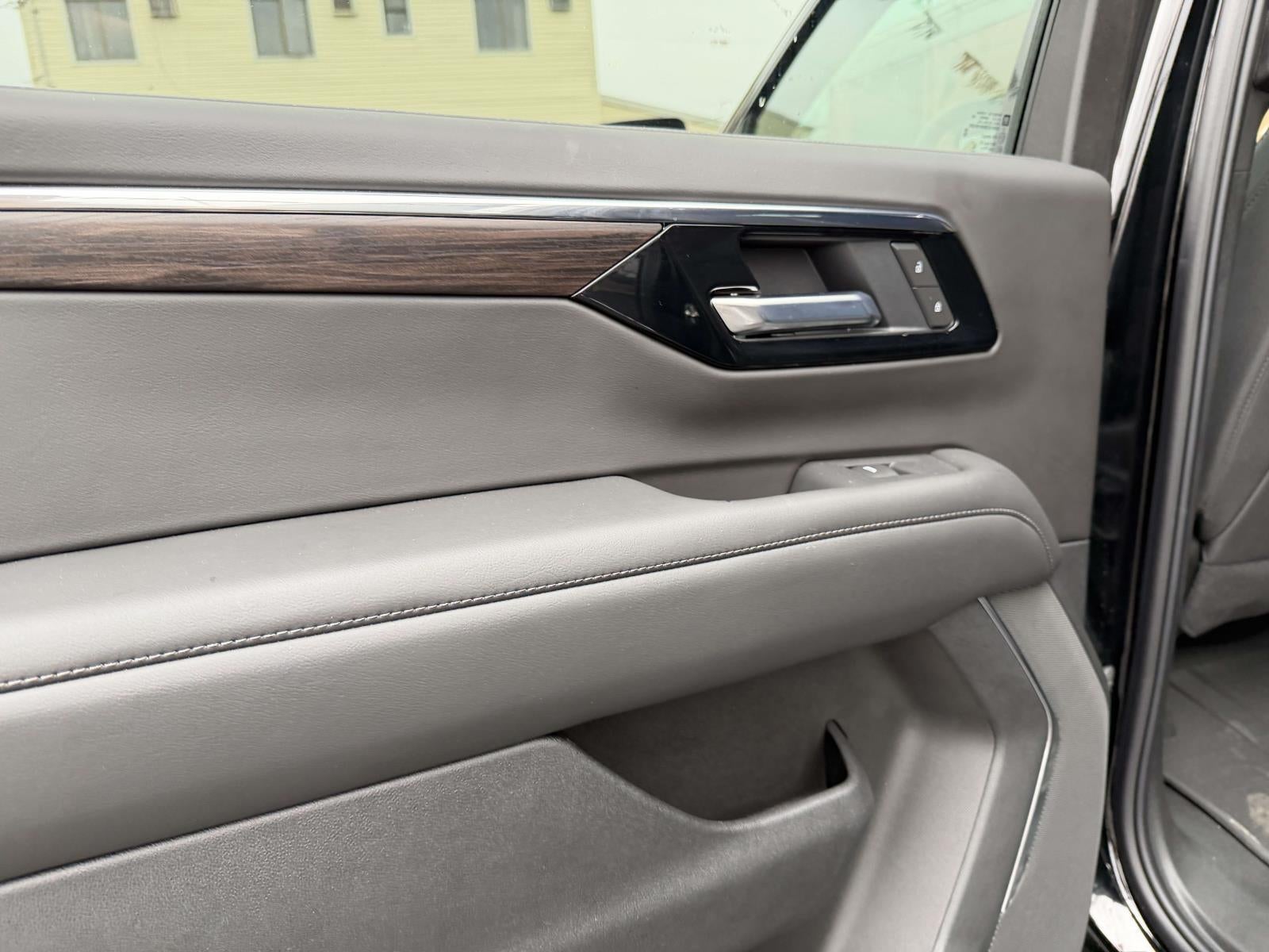 2025 Chevrolet Suburban LS