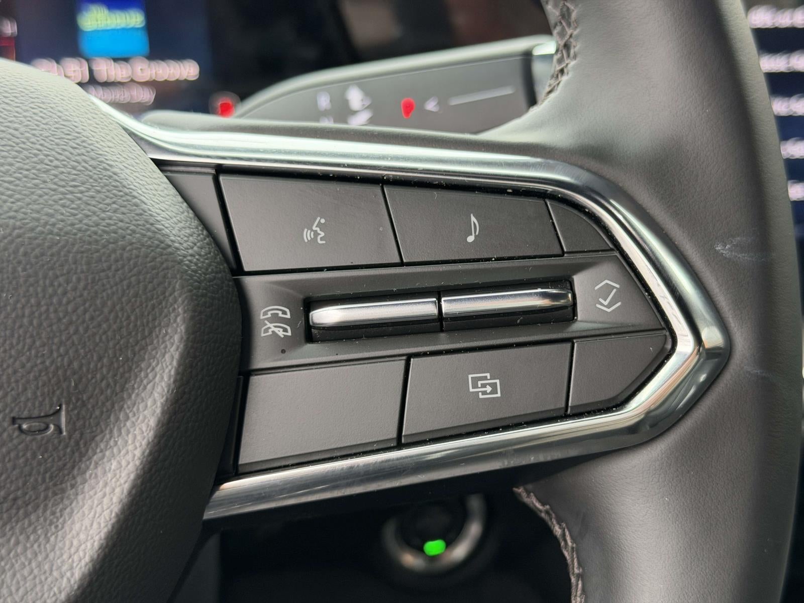 2025 Chevrolet Suburban LS