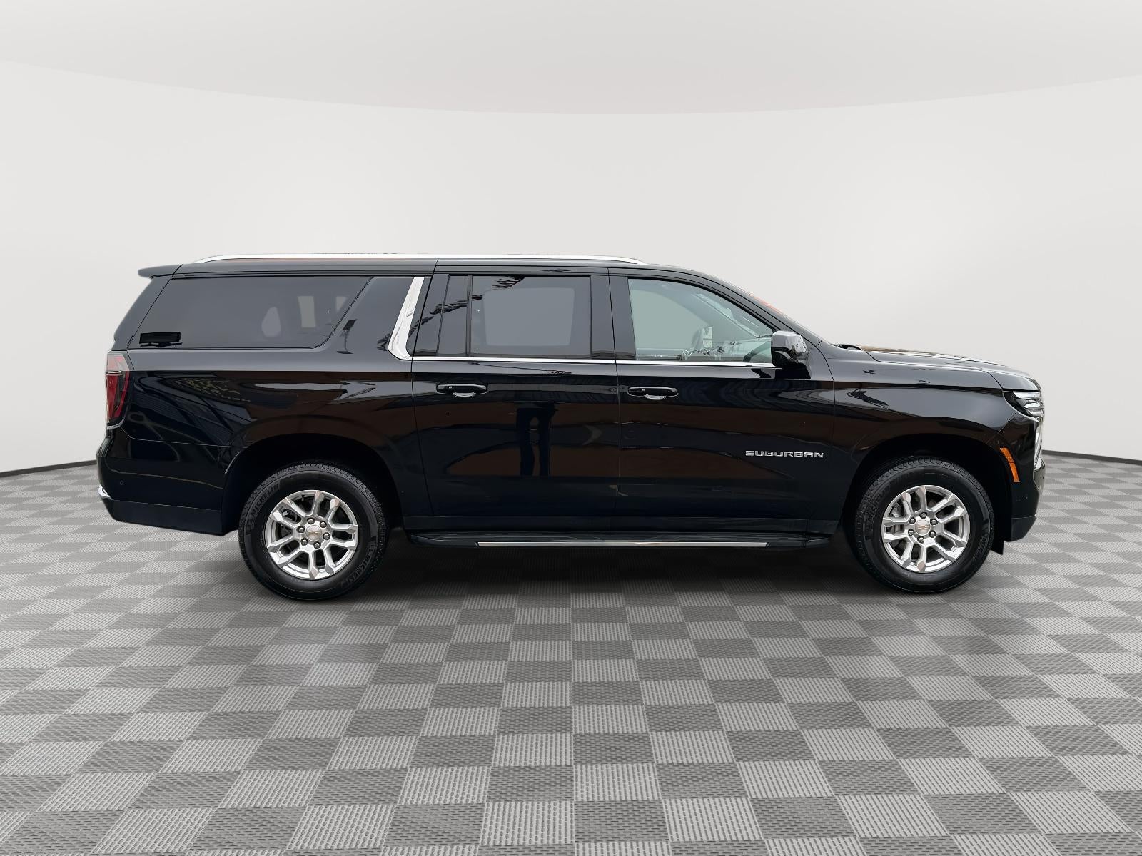 2025 Chevrolet Suburban LS