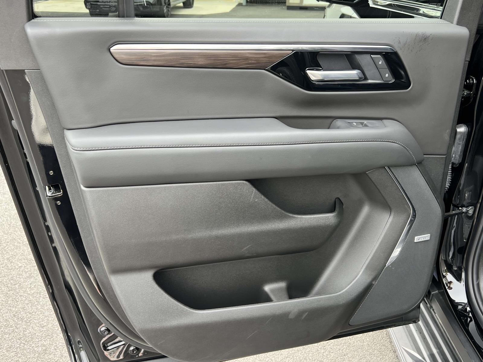 2026 Chevrolet Suburban LT, 4WD
