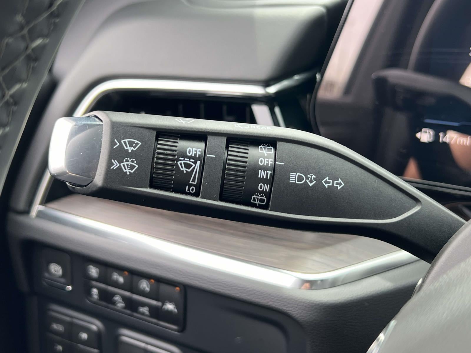 2026 Chevrolet Suburban LT, 4WD