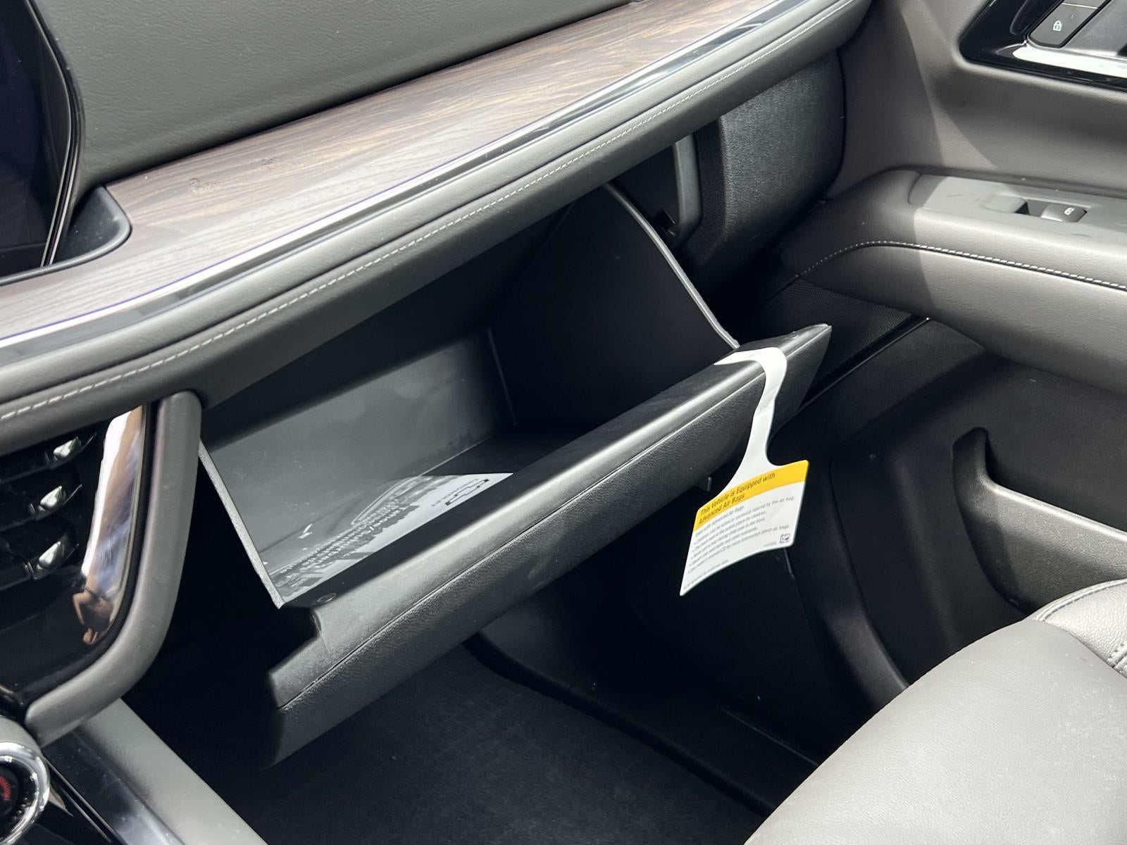 2026 Chevrolet Suburban LT, 4WD