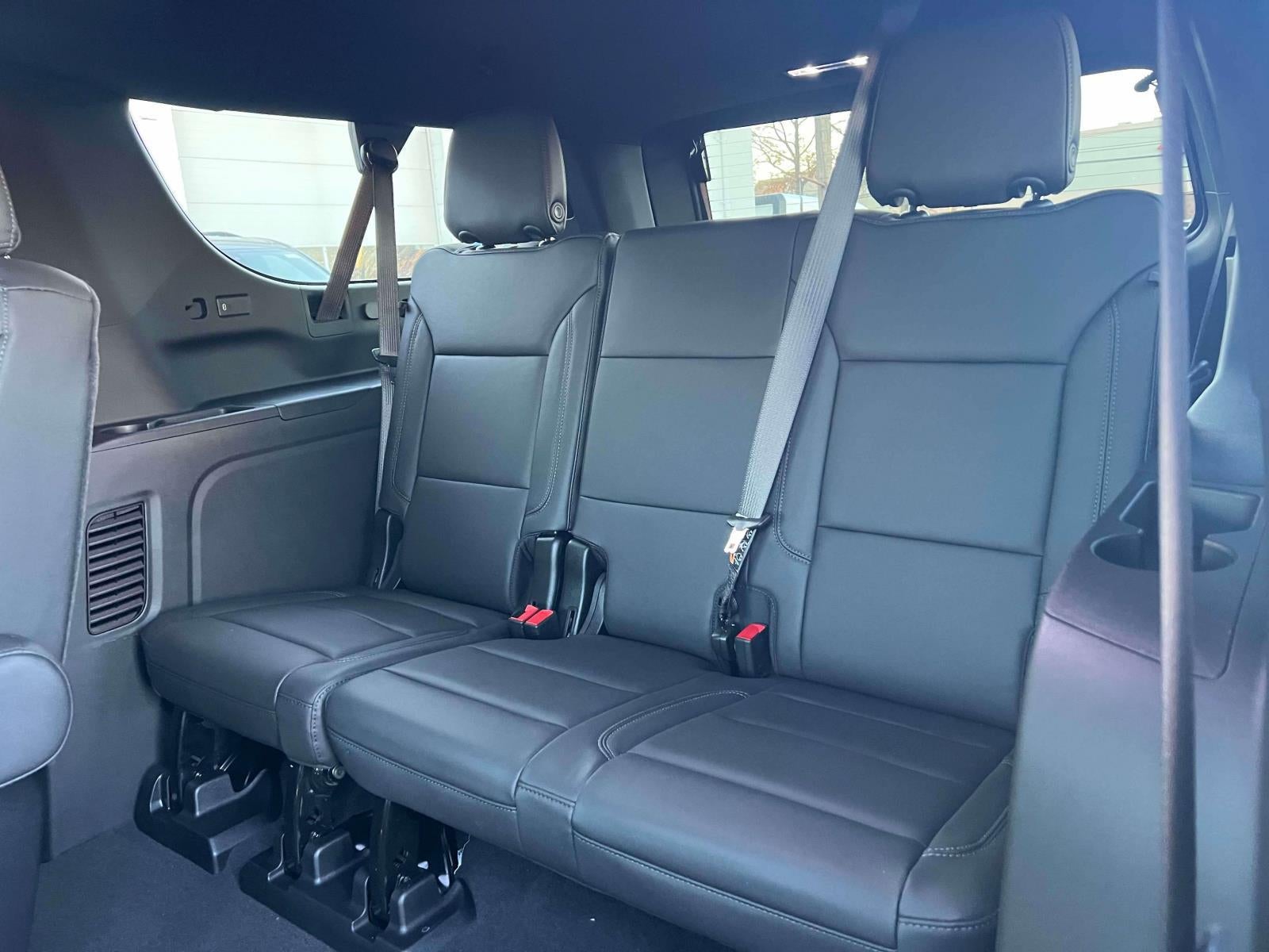 2026 Chevrolet Suburban LT, 4WD