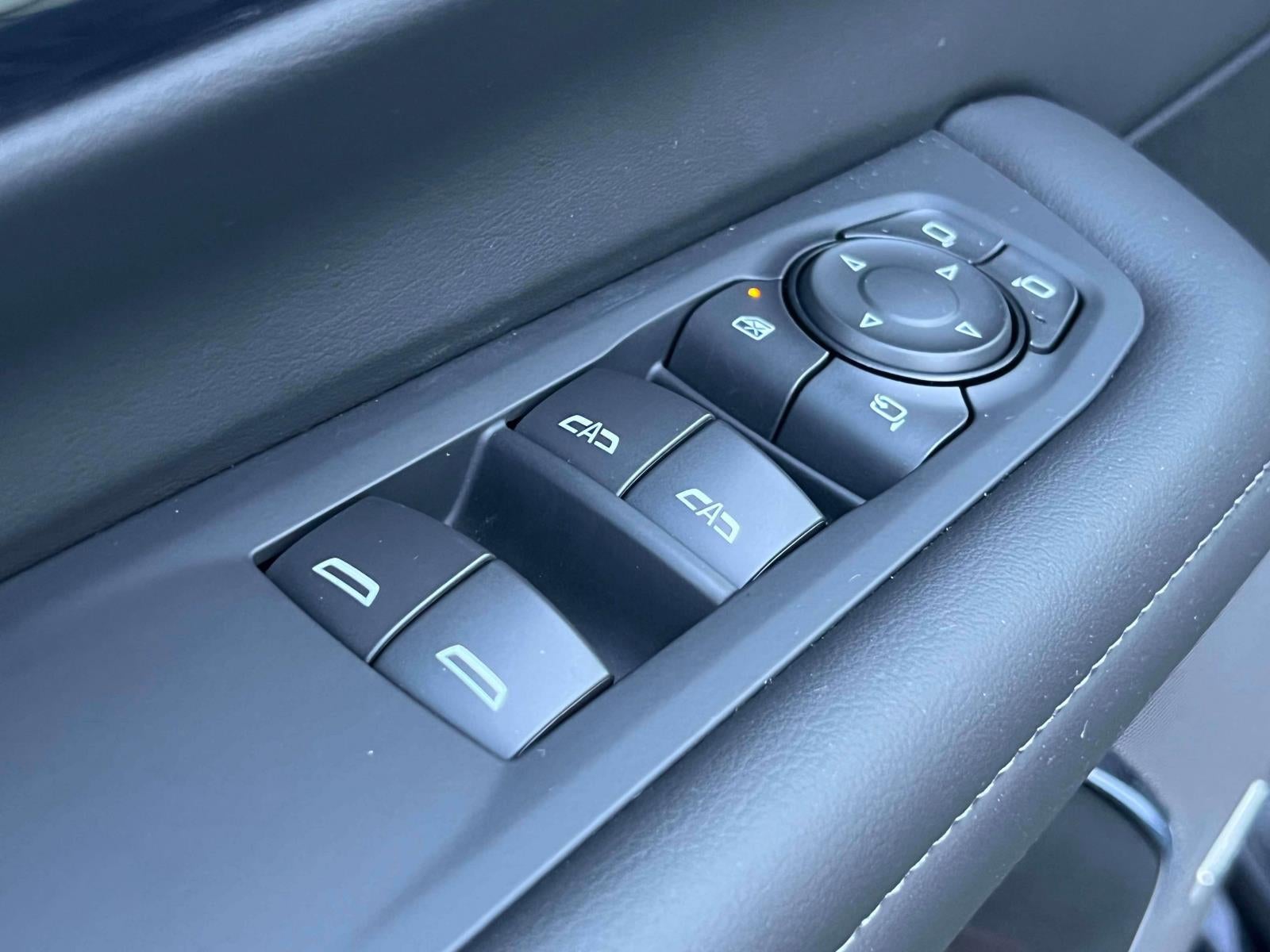 2026 Chevrolet Suburban LT, 4WD