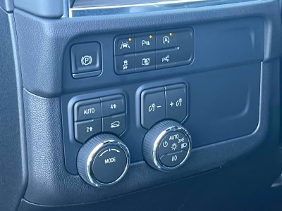 2026 Chevrolet Suburban LT, 4WD