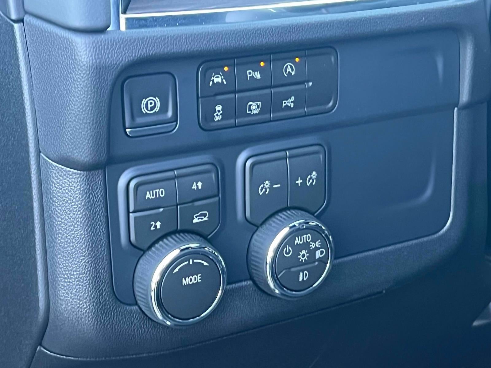 2026 Chevrolet Suburban LT, 4WD