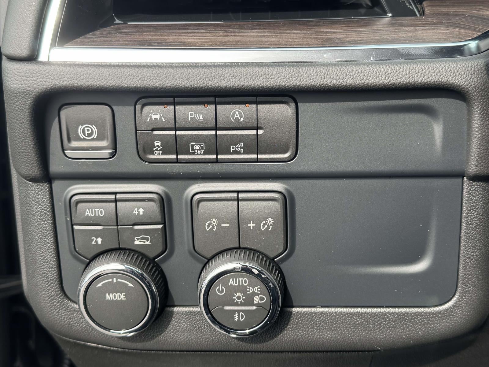 2026 Chevrolet Suburban LT, 4WD