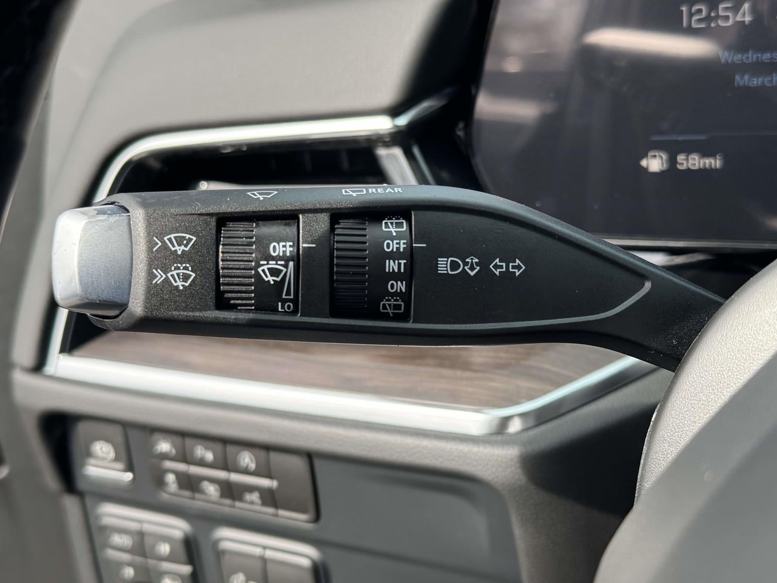 2026 Chevrolet Suburban LT, 4WD