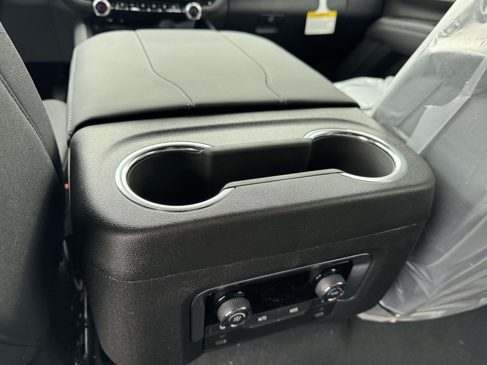 2026 Chevrolet Suburban LT, 4WD