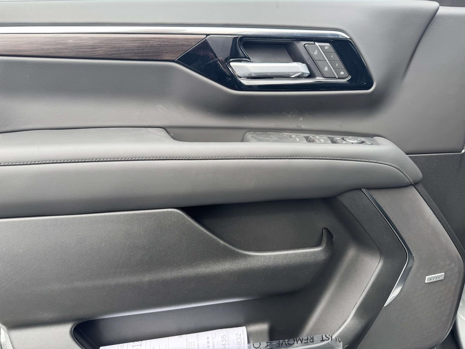 2026 Chevrolet Suburban LT, 4WD