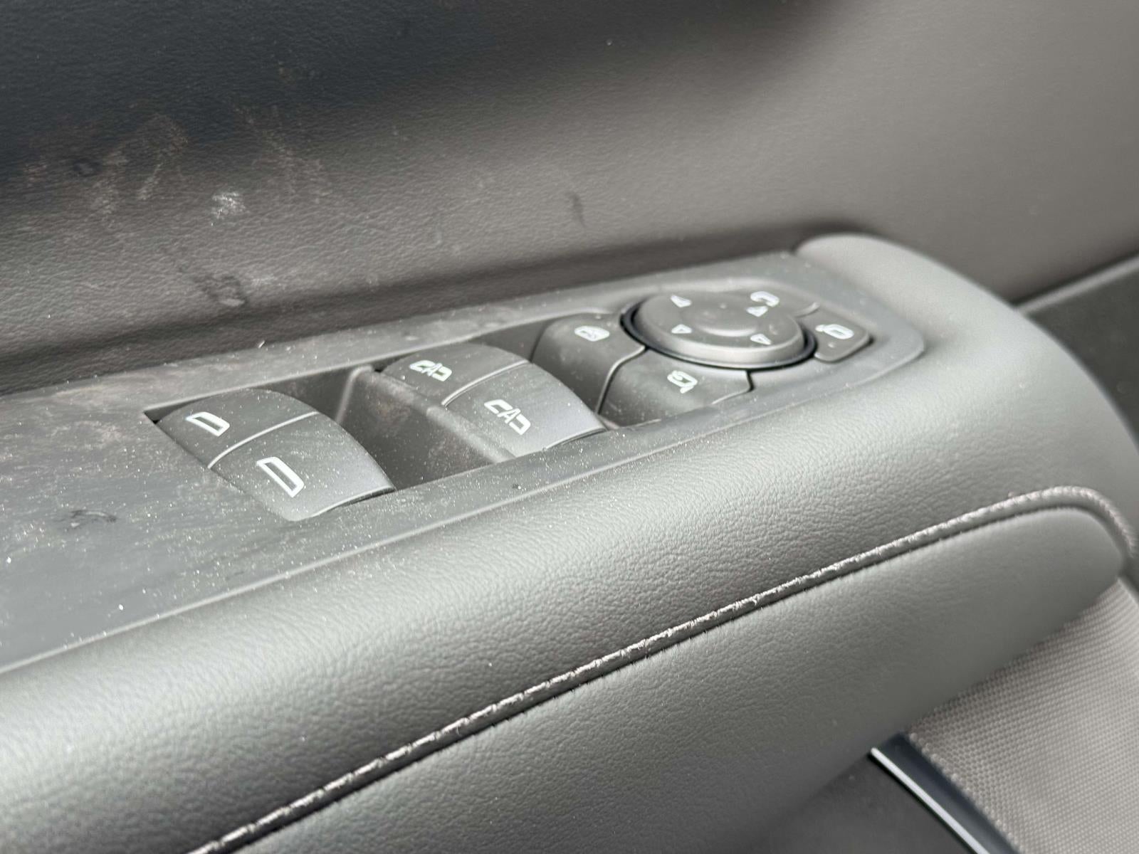 2026 Chevrolet Suburban LT, 4WD