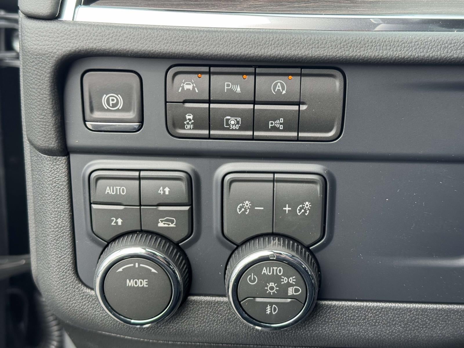 2026 Chevrolet Suburban LT, 4WD