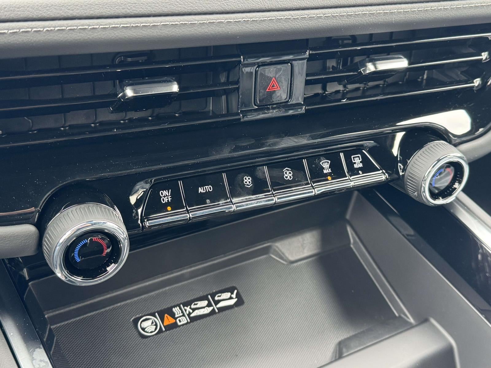 2026 Chevrolet Suburban LT, 4WD