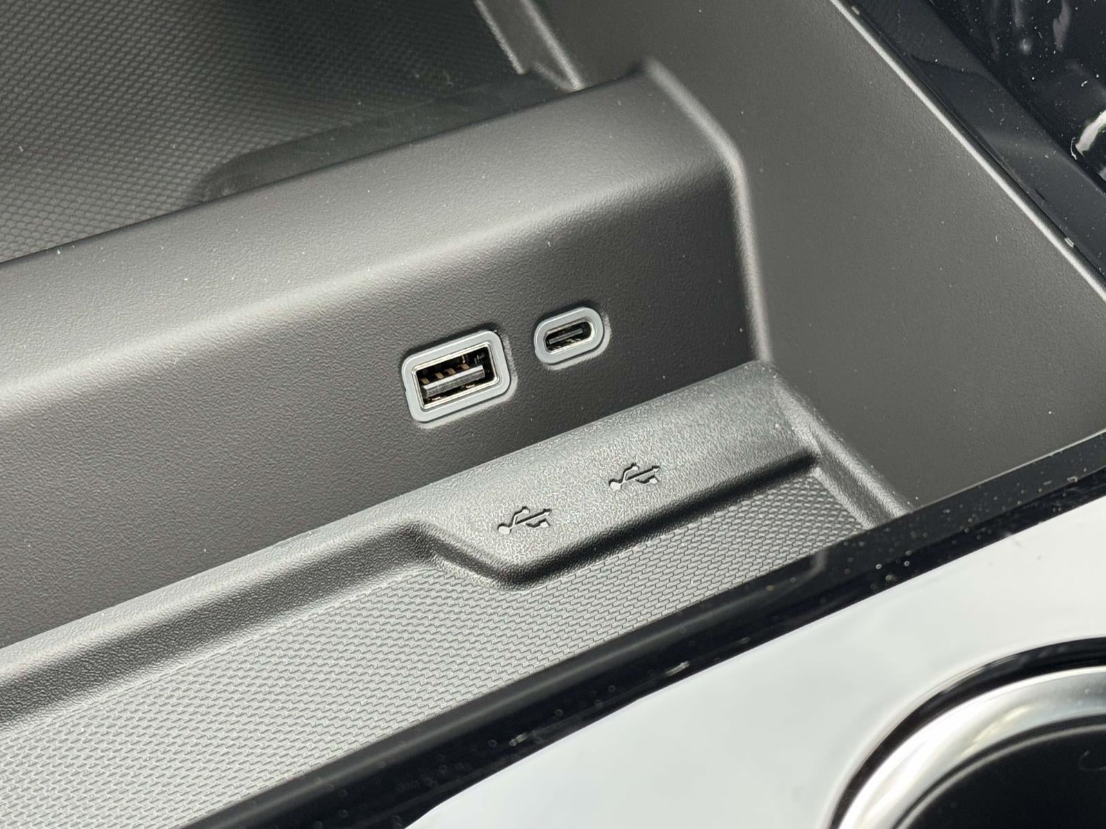 2026 Chevrolet Suburban LT, 4WD